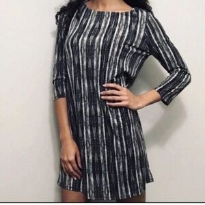 BCBG Maxazria women’s shift dress size Large 3/4 sleeves